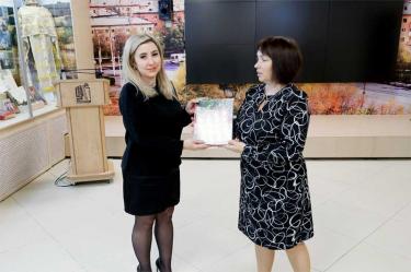 Музей  Новотроицка пополнился уникальным изданием о  волонтерах - добровольцах  «Оренбуржье — фронту»   