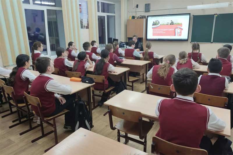 В школах Оренбуржья очередной урок «Разговоры о важном» посвятили Дню защитника Отечества