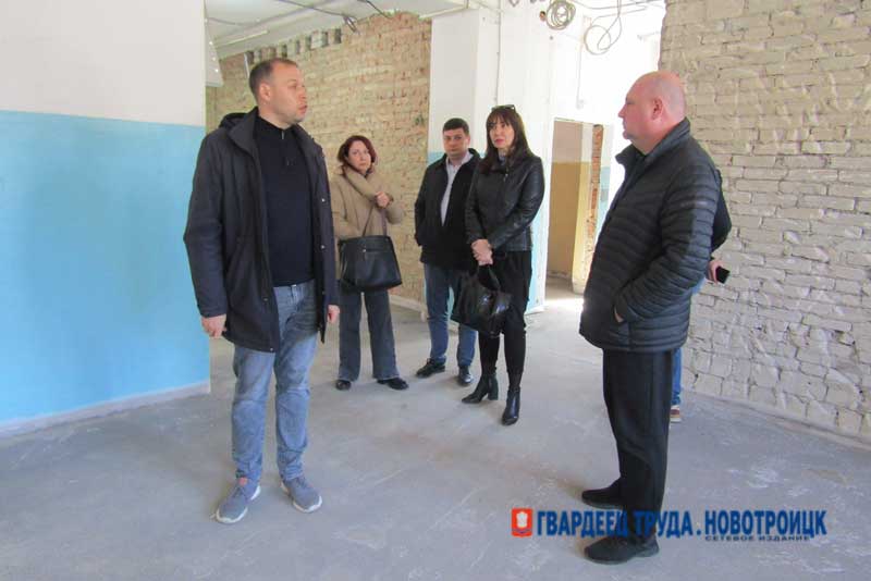 В новотроицкой школе № 10 продолжается второй этап капитального ремонта