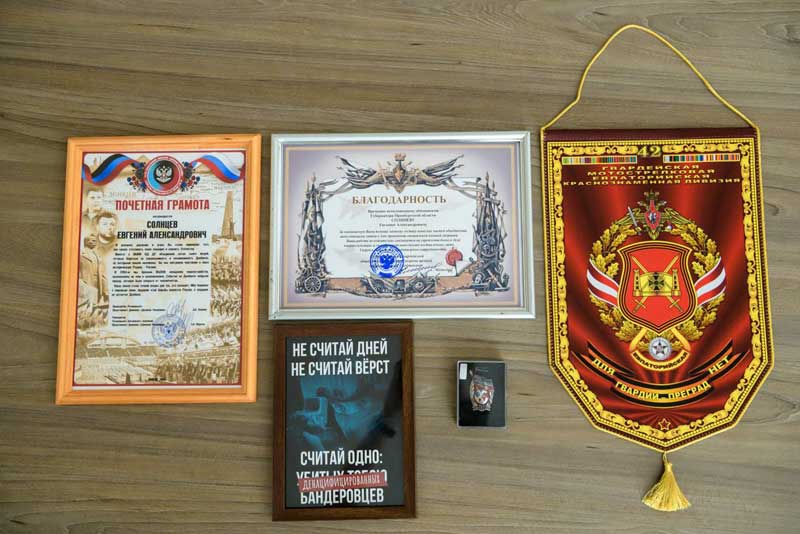 Врио губернатора Оренбургской области Евгений Солнцев встретился легендарным командиром батальона добровольцев Барс 3 «Родина» Алексеем Тарасовым