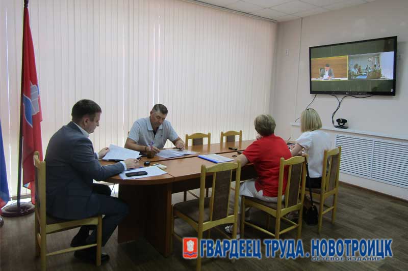 К участию в конкурсе по отбору кандидатов   на должность главы Новотроицка допущено два претендента