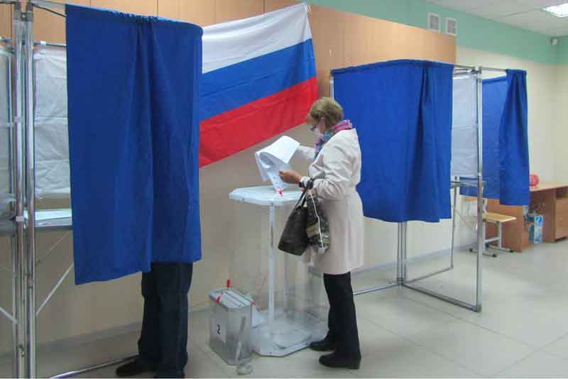 Новотройчане активно идут на выборы с самого утра
