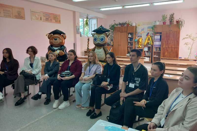 Ряды новотроицких педагогов пополнили 17 молодых специалистов
