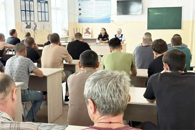В Новотроицке кадровые консультанты помогают в поиске работы людям, освобожденным из исправительных учреждений
