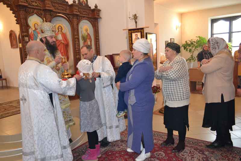 На колокольне храма Андрея Первозванного установлен крест (фото)