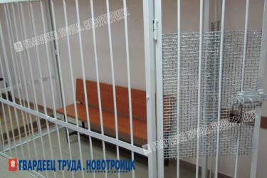 По приговору Новотроицкого суда   за целый ряд преступлений рецидивист  будет отбывать наказание в колонии строгого режима