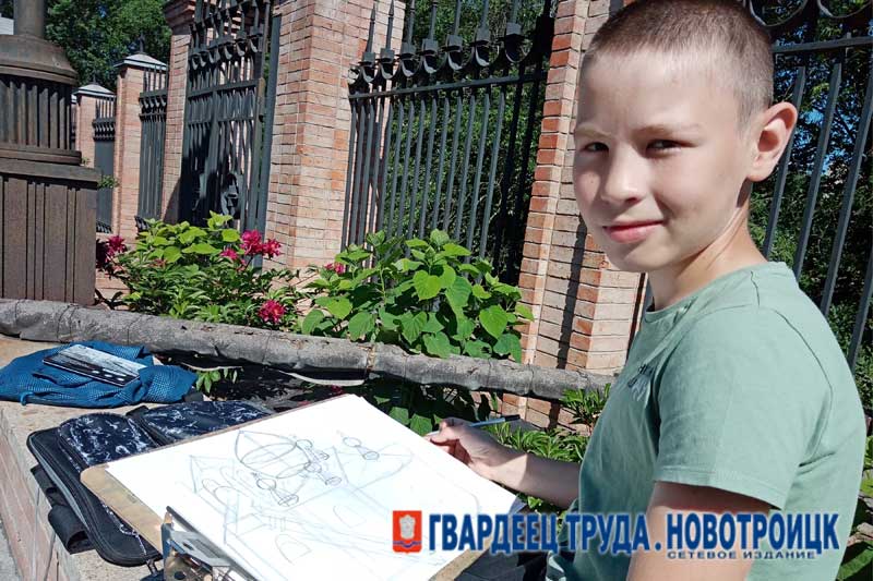 Юные художники Новотроицка искали вдохновение на свежем воздухе