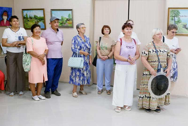 «Этот чудесный, чудесный мир» новотройчанки Раисы Черновой (0+)