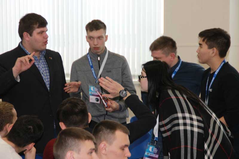 Новотройчане прошли первый этап обучения в «Школе  молодого политика» 