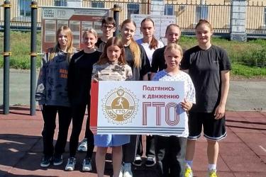 В дни летних каникул новотроицкие школьники сдают нормативы спорткомплекса  ГТО