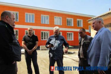 Готовность Новотроицкой школы № 10, где завершается капитальный ремонт, оценивается в 80 процентов