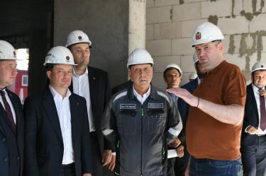 Врио губернатора Оренбургской области Евгений Солнцев находился в рабочей поездке в Новотроицке
