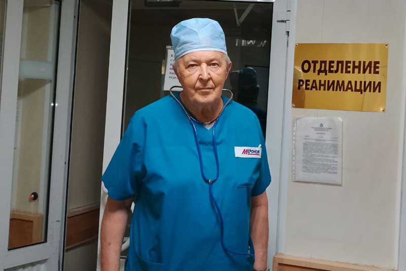 Новотроицкий врач Юрий Глейкин – 53 года на страже здоровья жителей восточного Оренбуржья