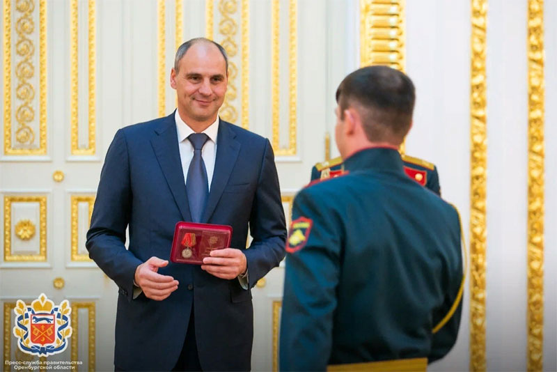Денис Паслер вручил государственные награды участникам СВО 