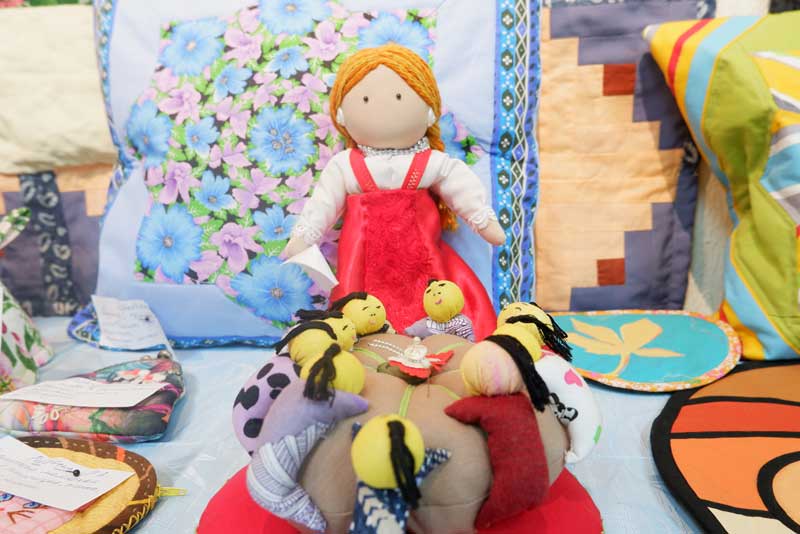 Новотроицкие мастерицы рукоделия представили свои работы на выставке «Палитра души» (0+)