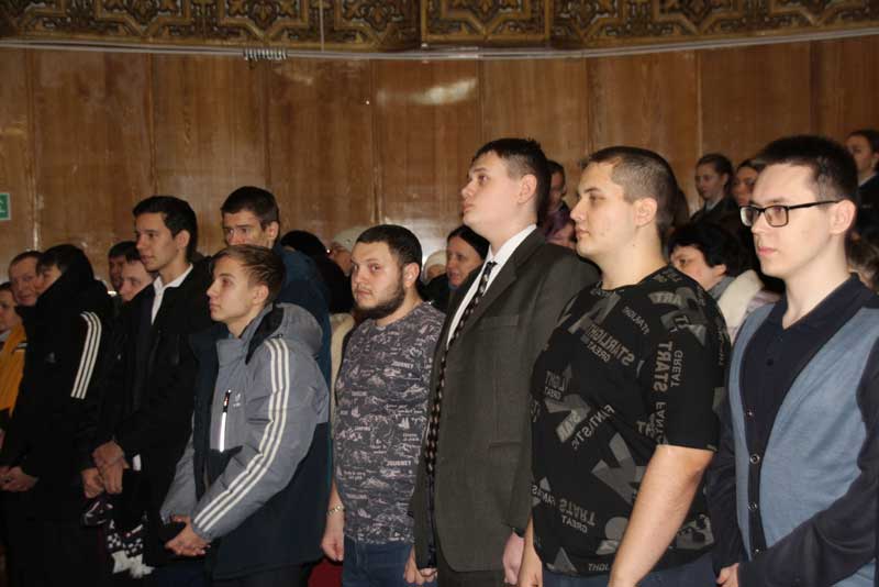 Новотроицк присоединился к Всероссийской акции в поддержку курса Президента Российской Федерации и деятельности Вооруженных Сил