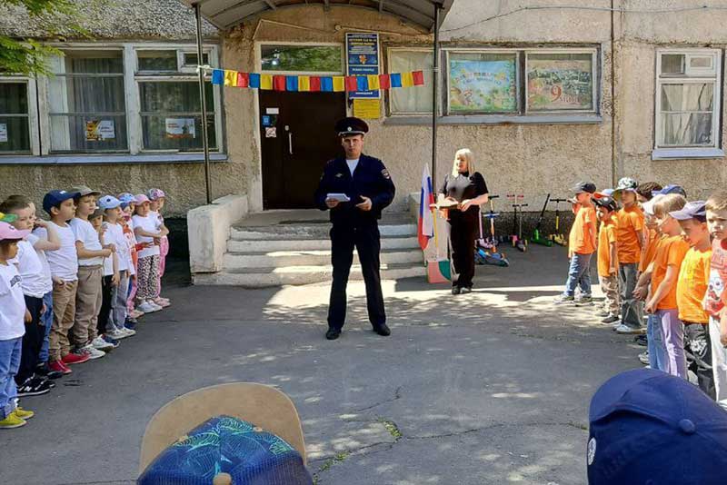 Новотроицкие дошколята стали участниками заезда на самокатах «Безопасное лето»