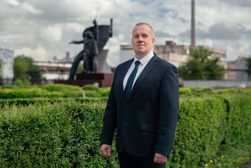 Управляющий директор АО «Уральская Сталь» С.Журавлев поздравил  металлургов с   праздником