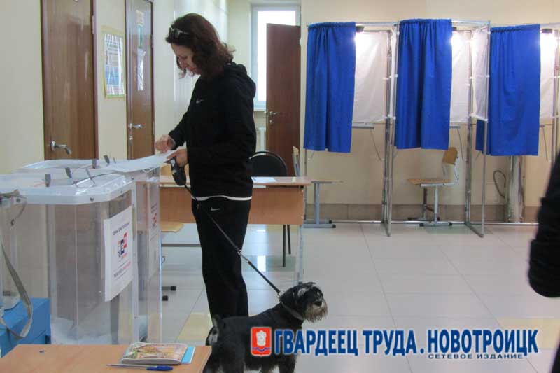 В Новотроицке в числе голосующих – люди почтенного возраста и делающие свой выбор впервые