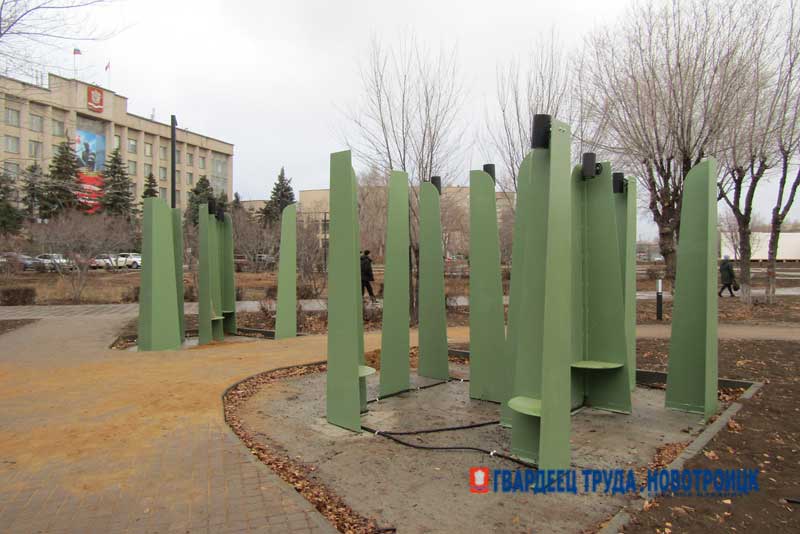 В Новотроицке специалисты ведут приемку выполненных работ по благоустройству городской площади