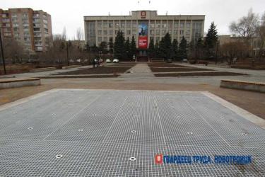 В Новотроицке специалисты ведут приемку выполненных работ по благоустройству городской площади