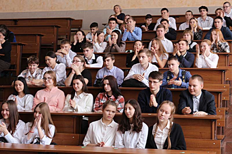 Куда пойти учиться? Девятиклассники решают это уже сегодня (фото)