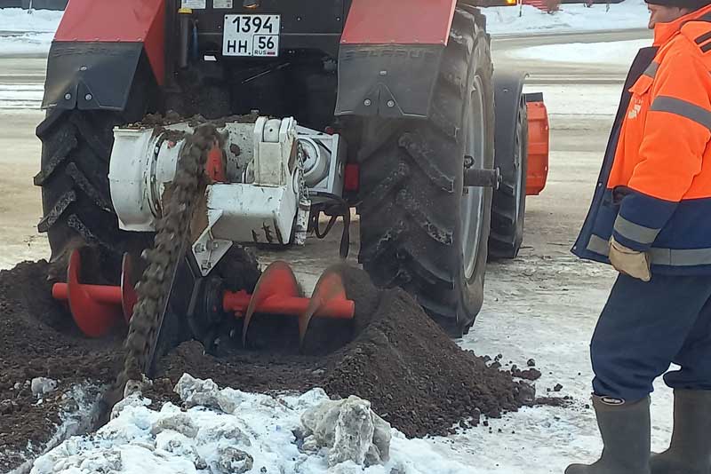 Коммунальщики устраняют порыв водовода на Советской
