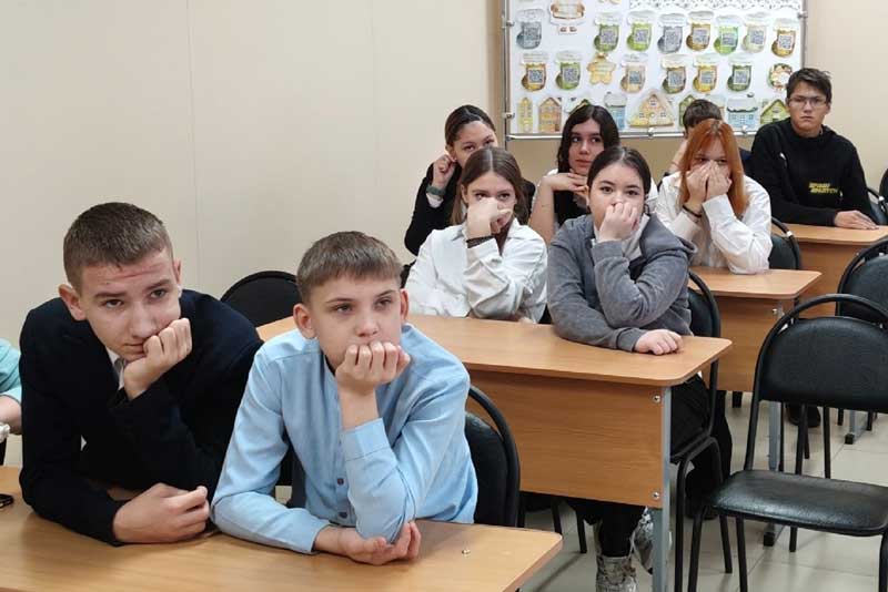 В канун Дня воинской Славы новотроицкие школьники погрузились в героическую историю блокадного Ленинграда