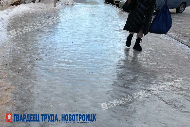 Денис Паслер: «Один из самых острых вопросов сегодня, с которым не справляются муниципалитеты, - уборка снега и наледи» 