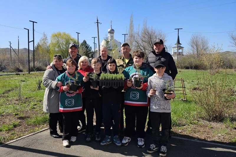 Аллея Славы села Хабарное пополнилась новыми насаждениями
