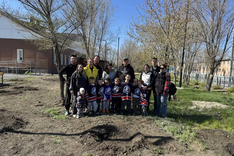 Аллея Славы села Хабарное пополнилась новыми насаждениями