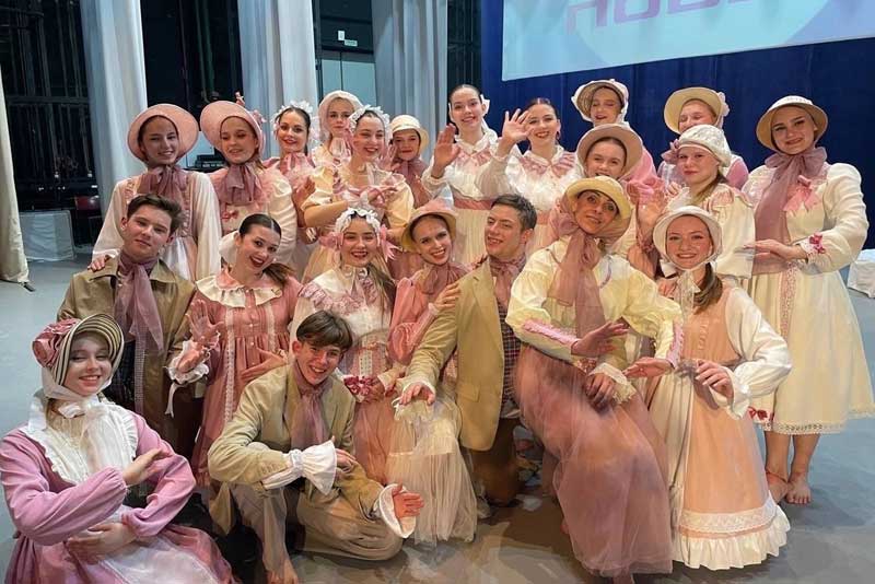 «Данс Холл» – народный коллектив