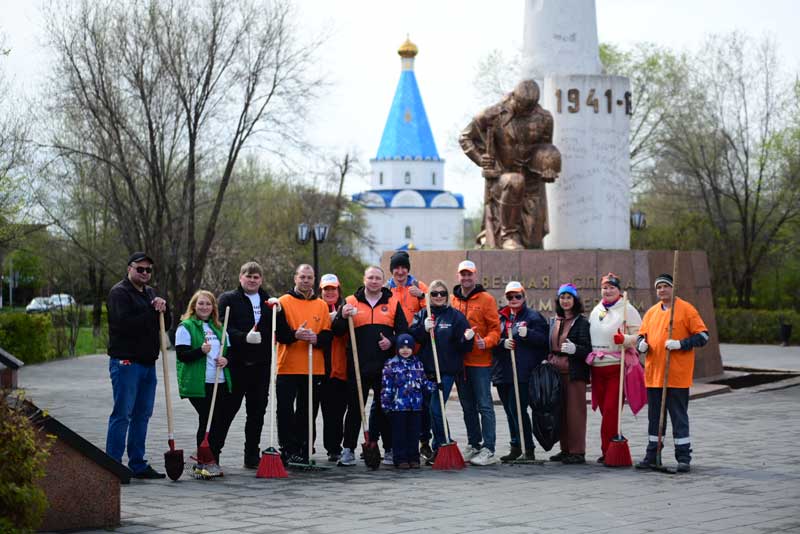 Новотроицкие металлурги провели масштабные субботники