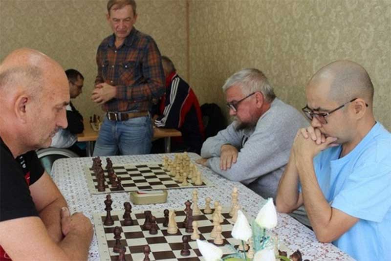 Новотройчанин победил в областной спартакиаде по шахматам