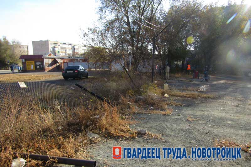 В Новотроицке приступили к ликвидации незаконно работающих автостоянок