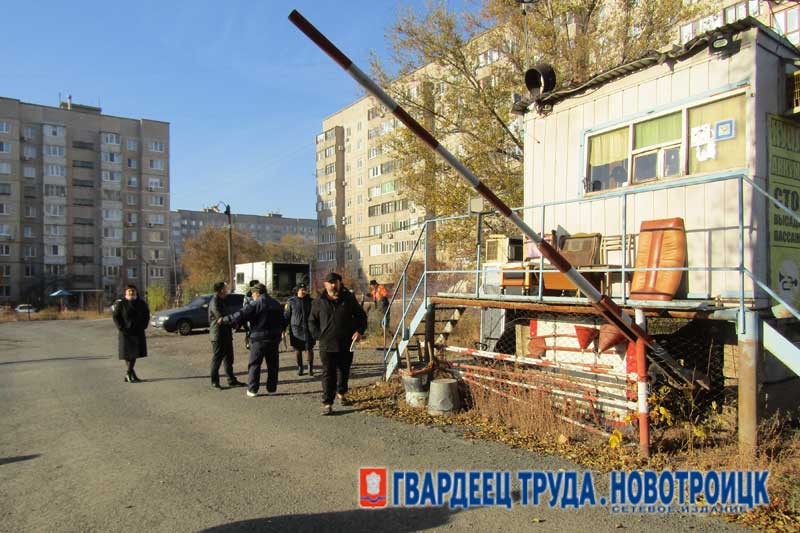 В Новотроицке приступили к ликвидации  незаконно работающих  автостоянок