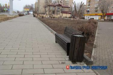 В Новотроицке завершаются работы по благоустройству каскада аллей на улице Советской