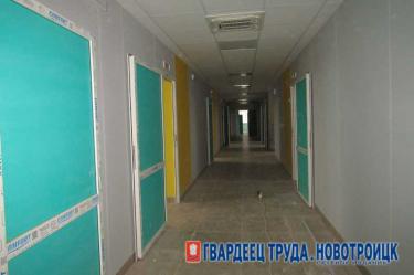 В Новотроицке в рамках национального проекта завершается ремонт детской больницы