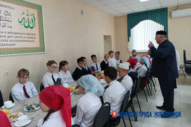 Уроки толерантности в Соборной мечети Новотроицка