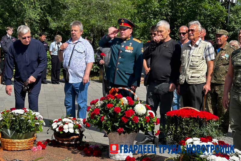 Новотройчане в День памяти и скорби собрались на траурный митинг