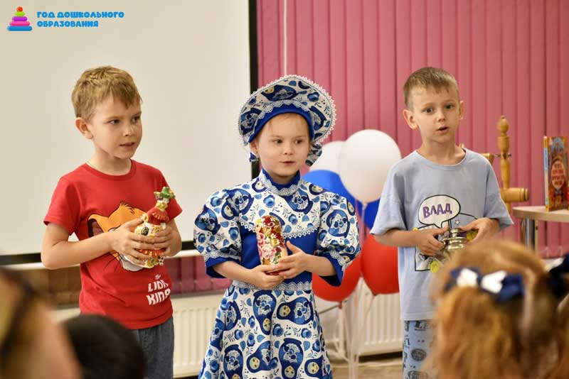 Новотроицких дошколят пригласили в удивительный мир русских ремёсел