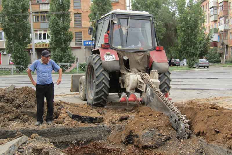 Работы на улице имени Комарова ведутся комплексно