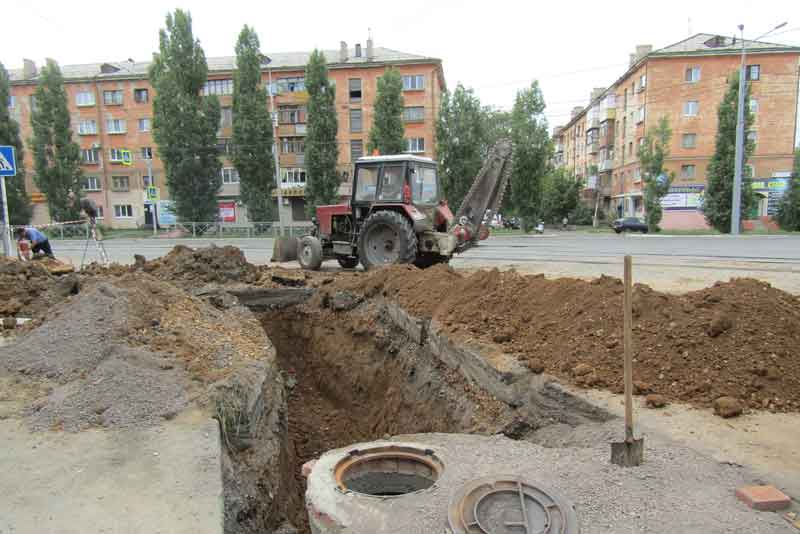 Работы на улице имени Комарова ведутся комплексно
