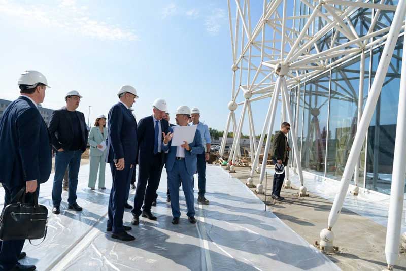 Министр экономического развития России Максим Решетников работает в Оренбуржье