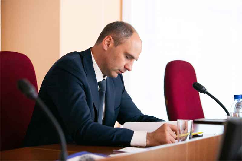 Губернатор Денис Паслер продлил антиковидные меры в Оренбуржье