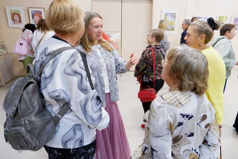 «Родное и близкое» Ирины Васильевой. Осенняя экспозиция в Новотроицком музее (0+)