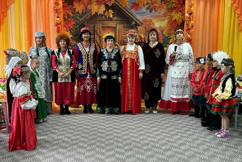 Для новотроицких дошкольников взрослые организовали ярмарку «Ручеёк» дружбы»