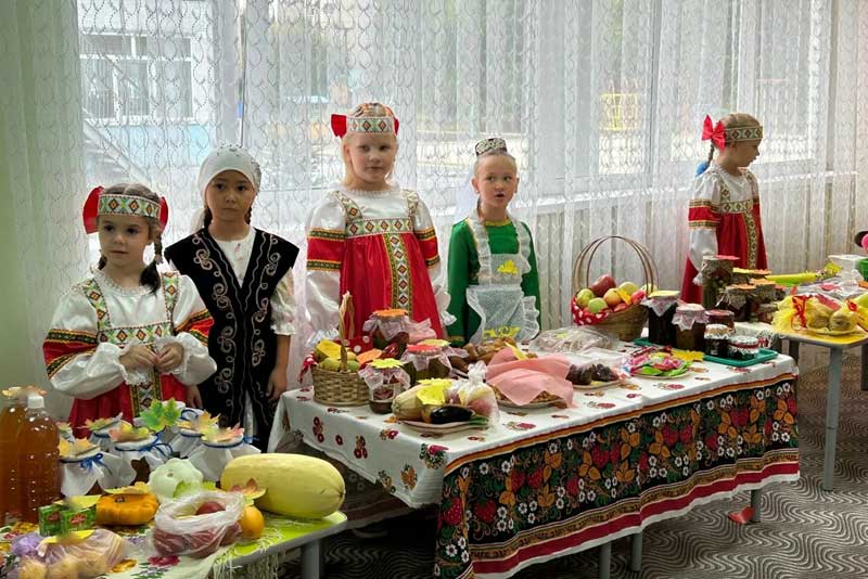 Для новотроицких дошкольников взрослые организовали ярмарку «Ручеёк» дружбы»