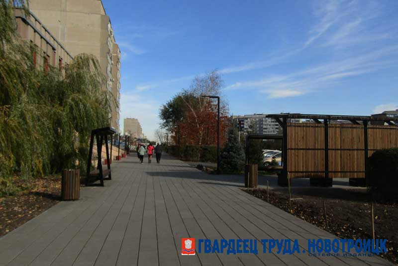 В Новотроицке специальная комиссия начала приемку работ по благоустройству каскада аллей