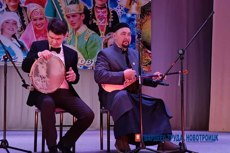 Вечер «В семье единой – Новый год» в 13-й раз собрал друзей